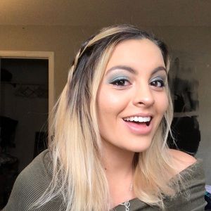 Meet your Posher, Luciana